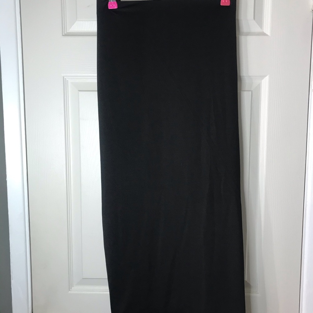 Form fitting Black Penicil Skirt